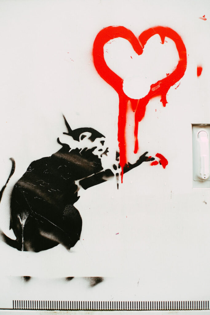 Rodent street art mural in Los Angeles â symbolizing the cityâs growing urban rodent challenges.